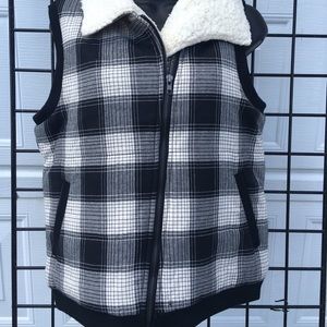 Women’s plaid fleece lined vest